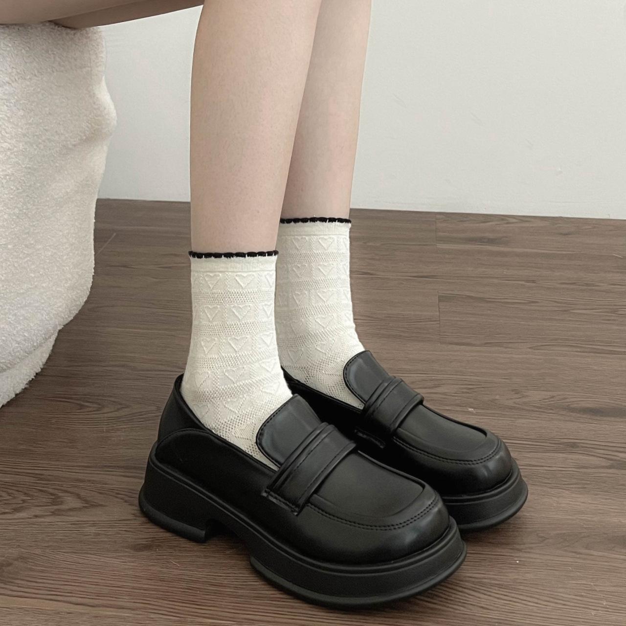 

Французские лоферы на платформе женские 2025 весна и осень новые универсальные на толстом каблуке ретро британский стиль темпераментные увеличивающие рост маленькие кожаные туфли 39