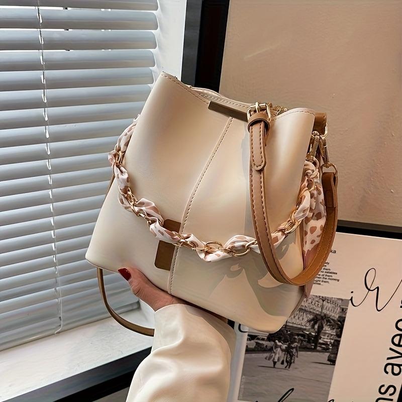 Elegant Bucket Bag with Adjustable Strap, Golden-Tone Zipper Closure & Decorative Chain Strap, Minimalist Style for Women, Versatile Bag
