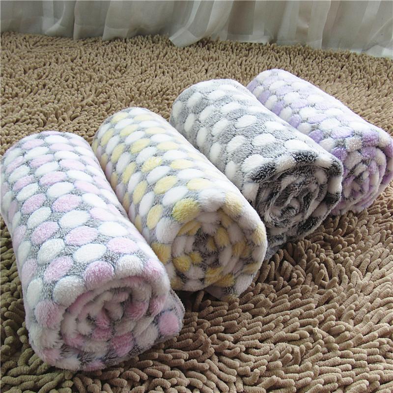 Thick Warm Pet Blanket For Dogs And Cats Soft Plush Fleece Mat Cozy Kennel Pad Pet Bed Cushion Comfortable Pet Furniture Accessory