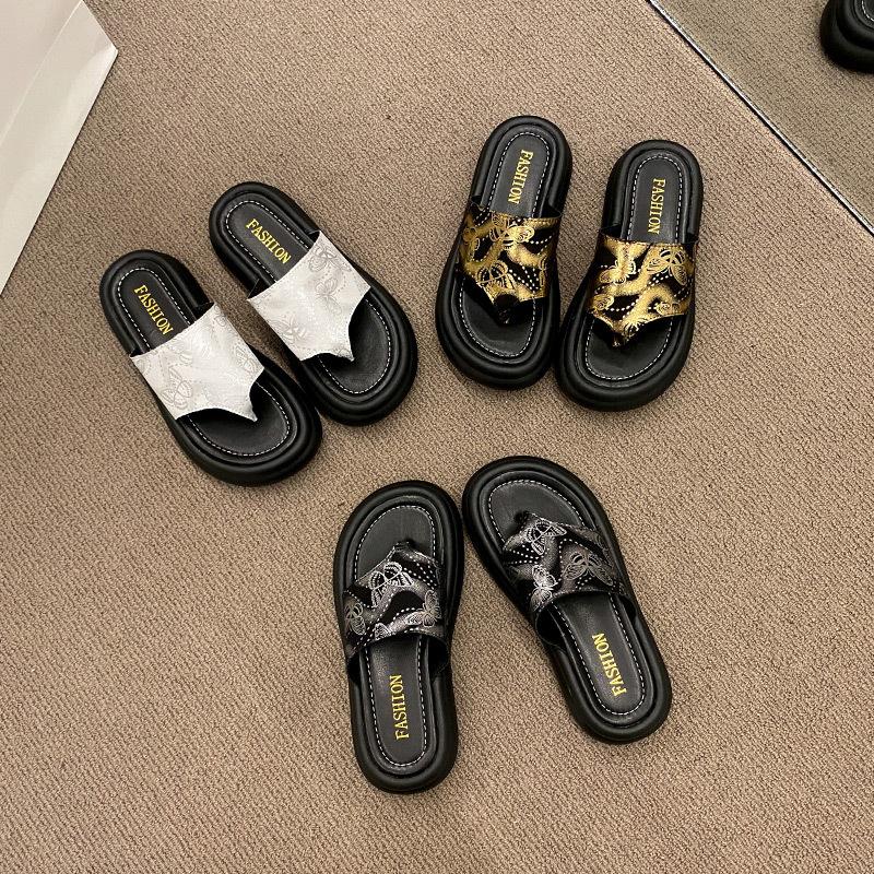 Fashion Female Summer Wearing 2025 New Thick-soled Chinese-style Flip-flops with A Skirt, Fashionable Seaside and Beach Roman Flip-flops