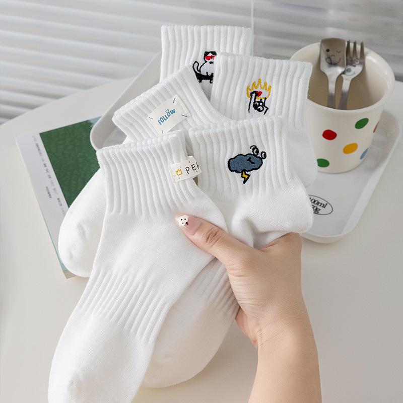 Female Spring and Summer Lovely Embroidery Preppy Sports Low Top Boneless Tube Socks