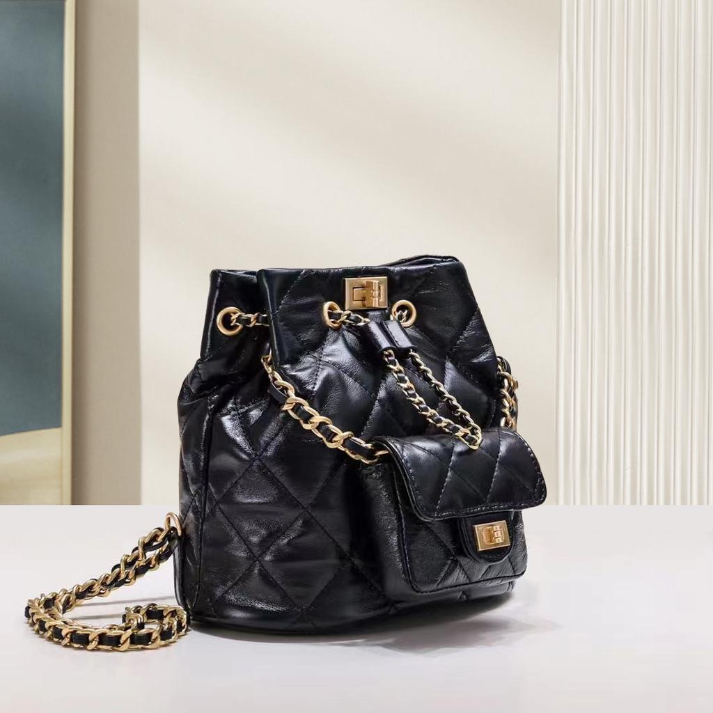 První vrstva Olej Vosk Hovězí kůže Malý vonný větrný kosočtverec Mini batoh Taška na řetízek Kožený vyšívaný batoh