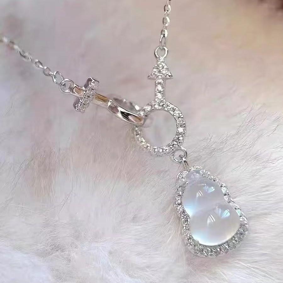 Female Light Luxury Niche New Chinese Style Gourd Necklace