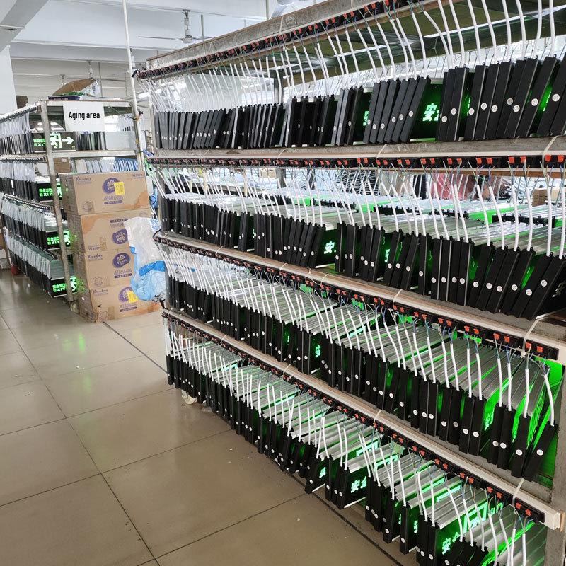 LED Notausgangs- & Treppenmarkierungsleuchte