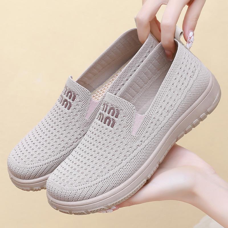 Women's shoes soft sole not tired feet casual mother shoes old Beijing cloth shoes middle-aged and elderly one-pedal breathable single shoes flat shoe