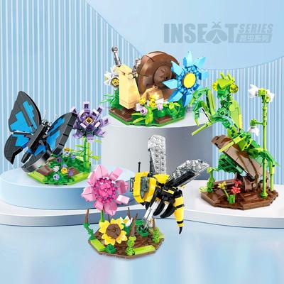 Giocattolo con Blocchi da Costruzione per Bambini Lumaca Simulato Mantide Ape Farfalla Fiori Piante Insetti Serie Set Puzzle Decorazione Regalo