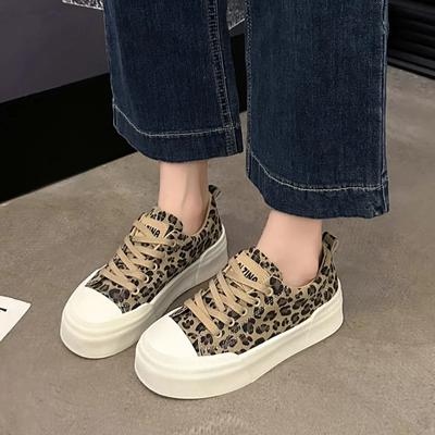 Printemps Automne Style Collège Design à Lacets Baskets Étudiantes 2024 Tendance Nouvelles Chaussures de Skateboard Décontractées à Semelle Épaisse Tenis Feminino