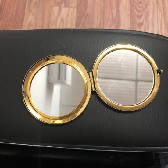 Retro Matt Runder Taschen-Make-up-Spiegel Tragbarer Doppelseitiger Klappvergrößerungsspiegel