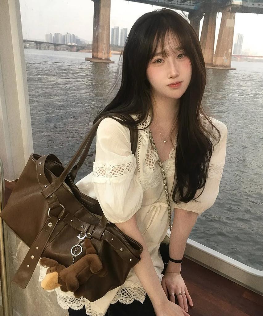 Raiment Stud Strap Boat Bag_Brown