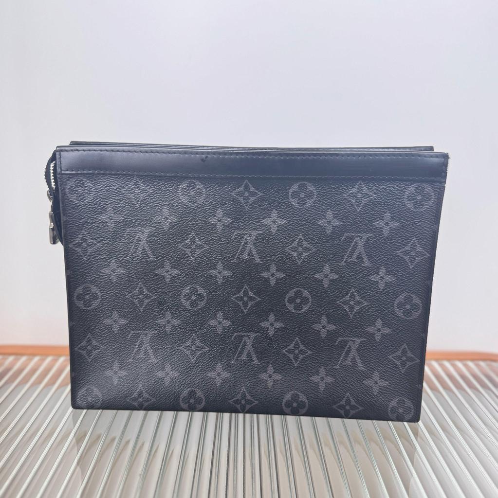 [Pre-Owned] Louis Vuitton Pochette Voyage MM 'Black Monogram Eclipse Canvas' - Very Good #1DX6VJ6