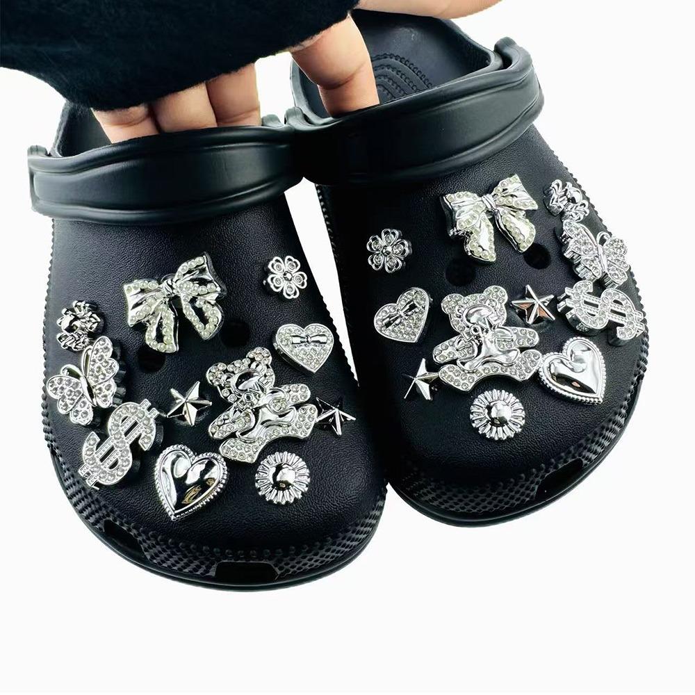 22PCS Summer Fashion Shoe Charms Set Accessories for Clogs Shoe Buckle Silver Diamond Bear Butterfly Rivet DIY Shoes Decorations