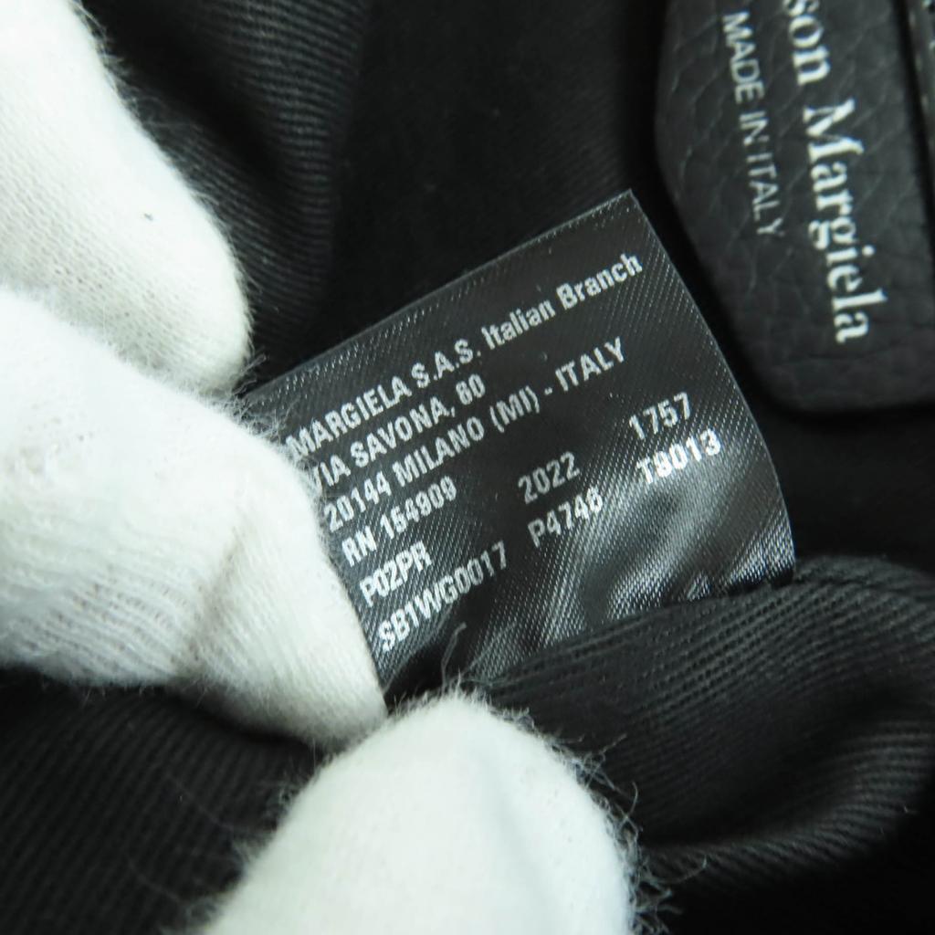 Excellent Maison Margiela Shoulder Bag 5AC On-Body Leather black SB1WG0017 Used