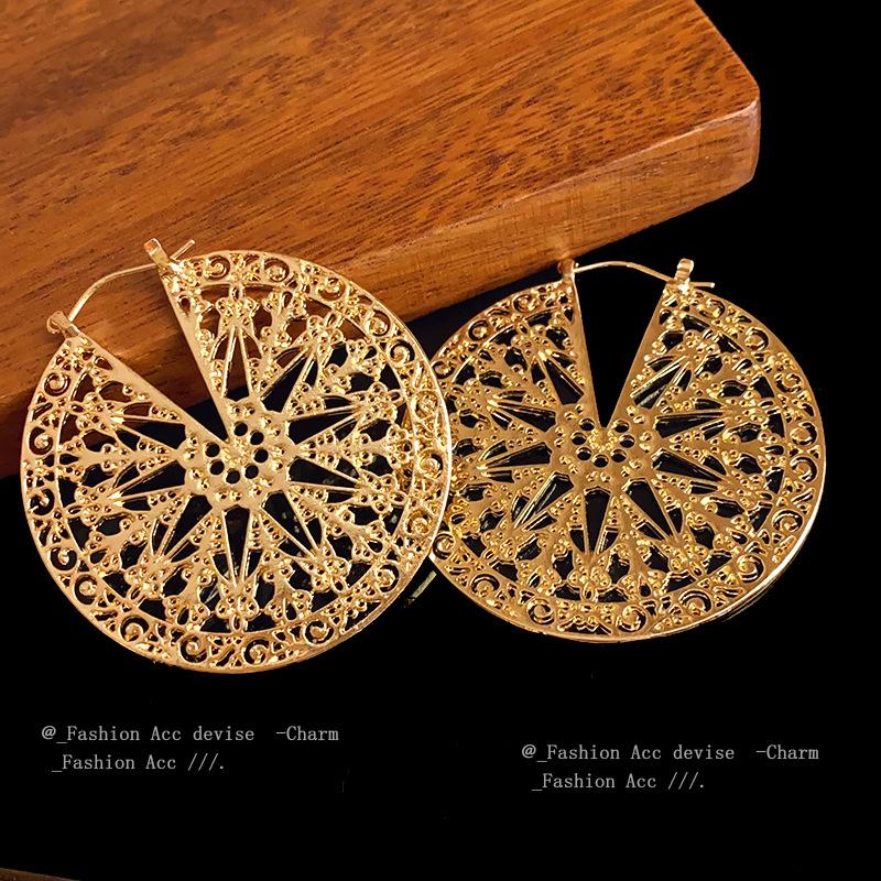 European and American Metal Round Geometric Ear Buckles Exaggerated Retro Design Earrings Personalized Fashion High-end Earrings