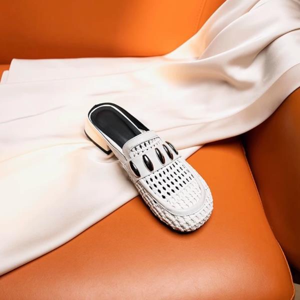 Fashion Shoes Slippers Women Summer Fretwork Heels Slides Cover Toe Square heel Female Mule Pantofle Block Mules 2025 Round Cover Toe Sh