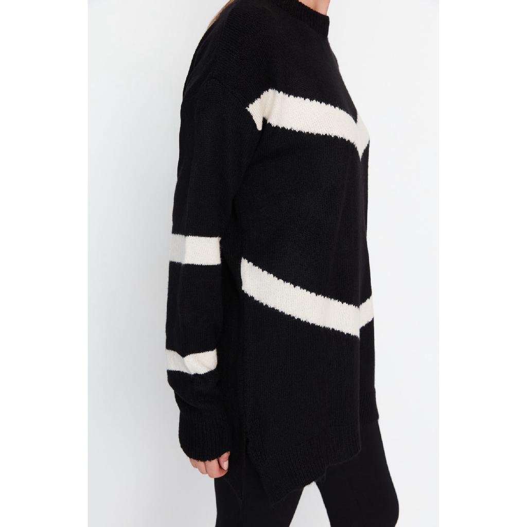 Pulover din tricotaje moi cu dungi negre Tctaw22ak0005