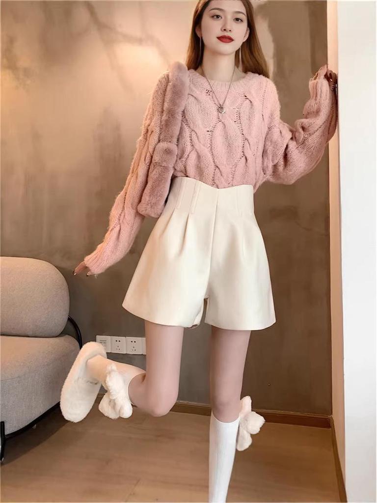 Women's Black Woolen A-line Wide-leg Plus Size High-waist Slimming Bootcut Casual Shorts