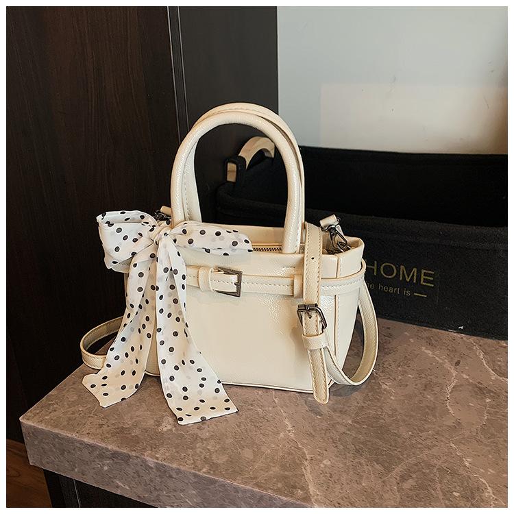 Niche Design Casual Simple Small Square Bag Fashionable New Women's Personalized Shoulder Messenger Bag