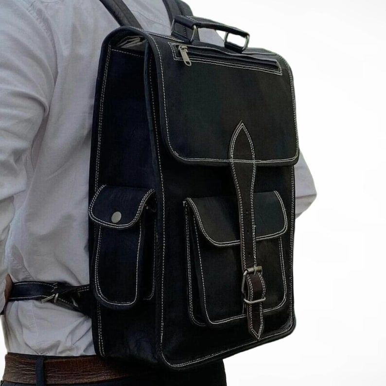 Handgefertigter schwarzer Leder-Laptop-Rucksack: Unisex Umhängetasche für Reisen