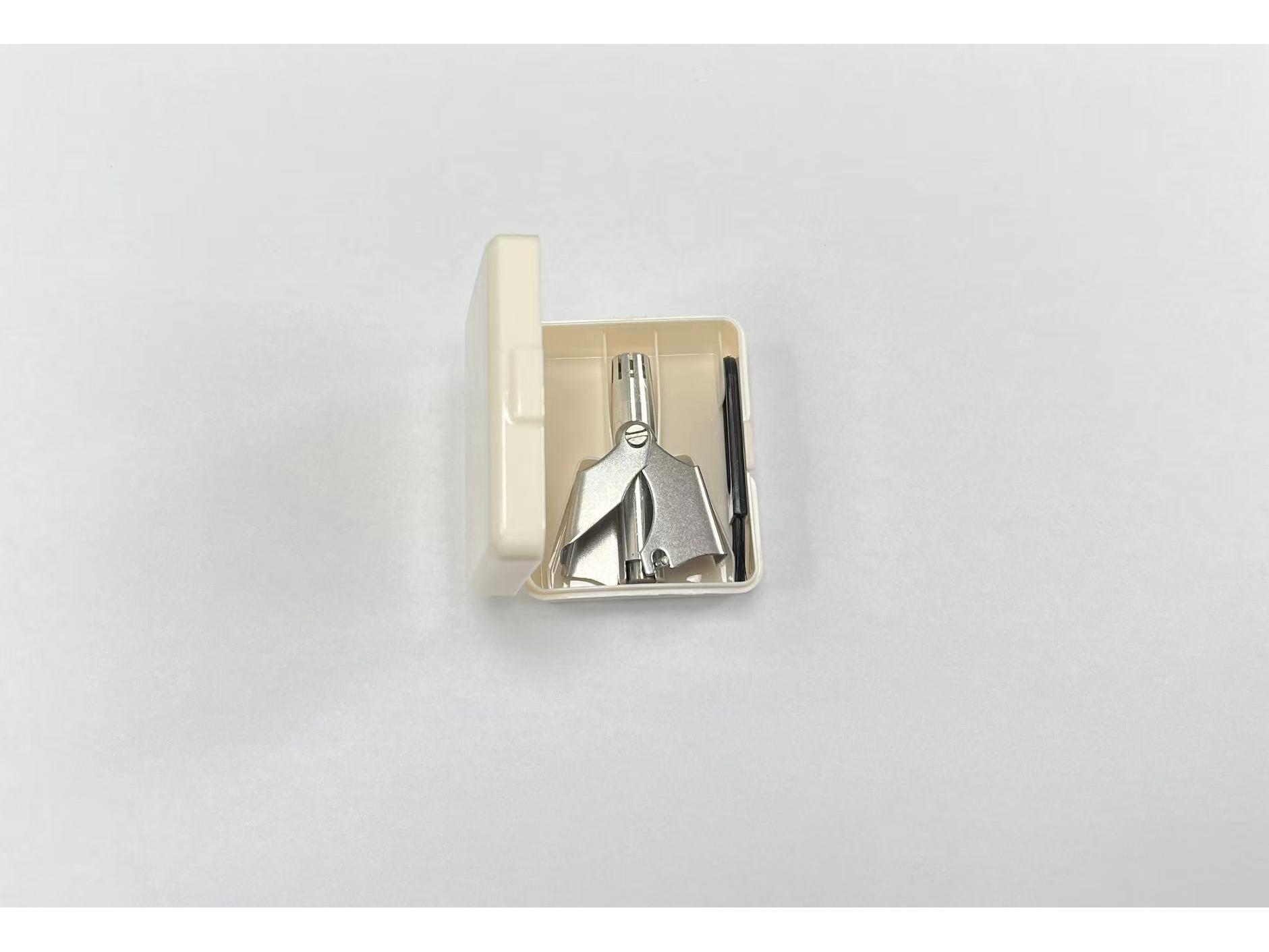 Унисекс моющийся ручной триммер для волос в носу в пластиковой коробке