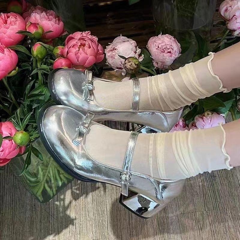 Xiaoxiangfeng silver bow French thick heel Mary Jane shoes women's 2025 summer light mouth with skirt round head single shoes