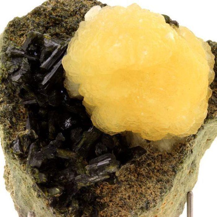 Pierres et Minéraux. Prehnite + Epidote + Stilbite. 701.0 ct. Diamonkara, Kayes, Mali.