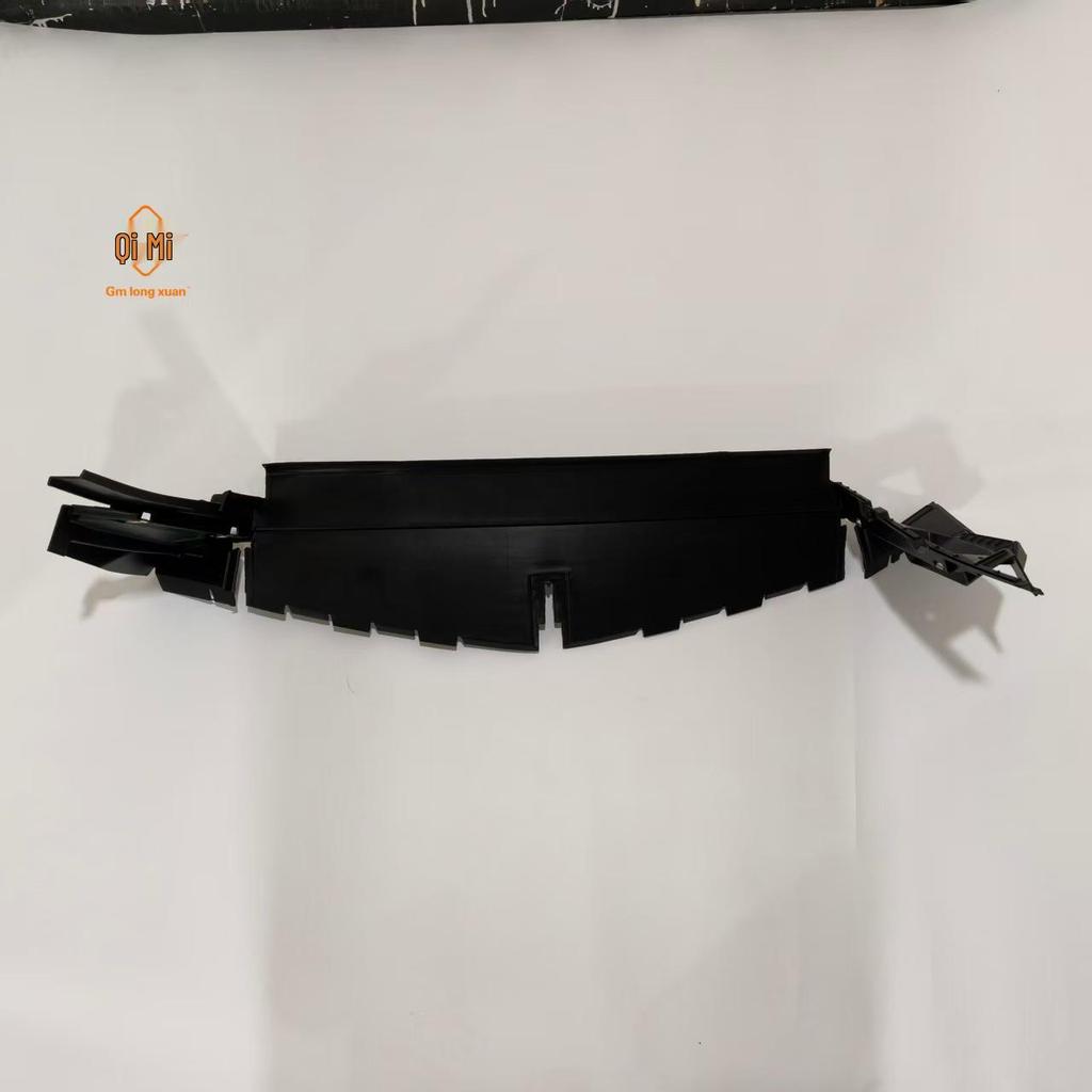 Chevrolet Equinox 2.5L Radiator Upper Cover (Part #26563240)
