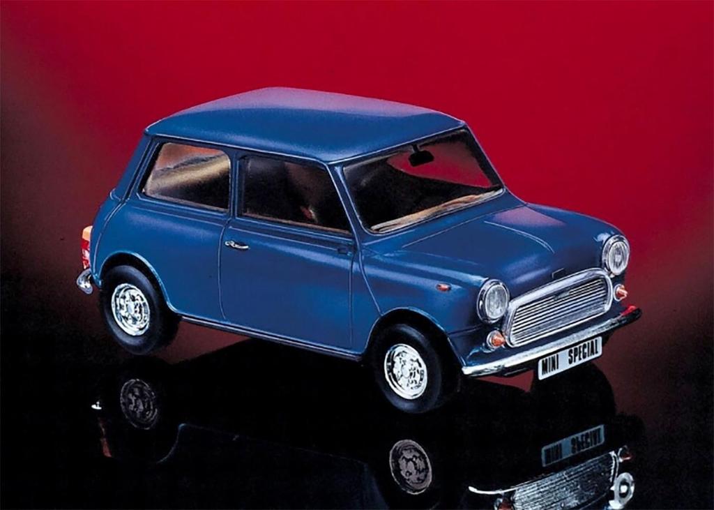 Platz Heller 1/43 Austin Mini Plastic Model HE80153