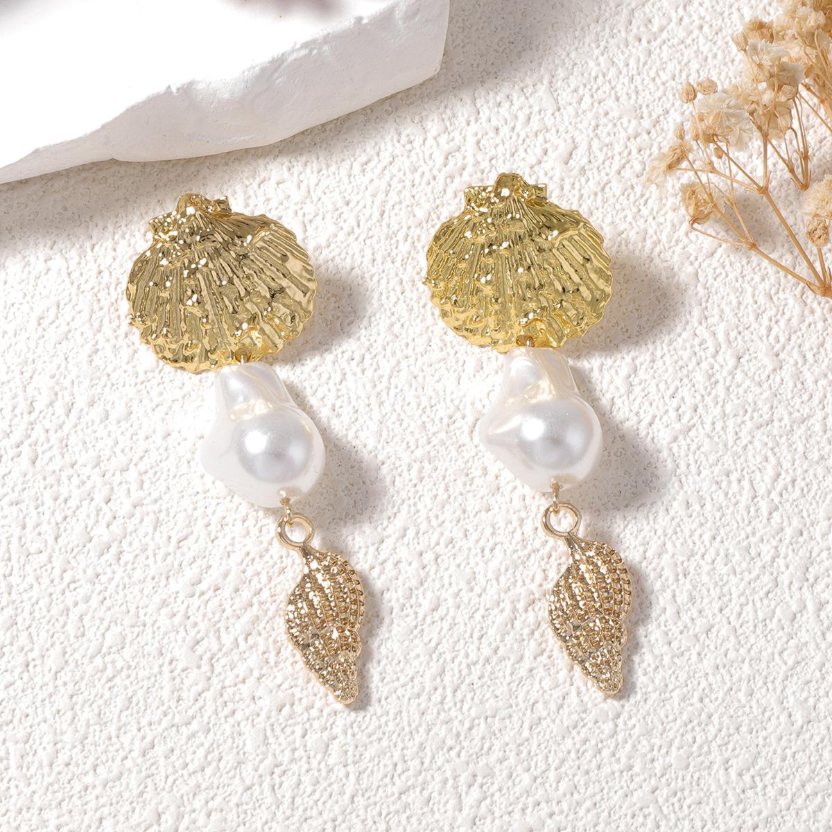 

Metal Imitation Pearl Shell Geometric Dangle Earrings Women s New Simple Retro Design Zircon Party Accessories золотой