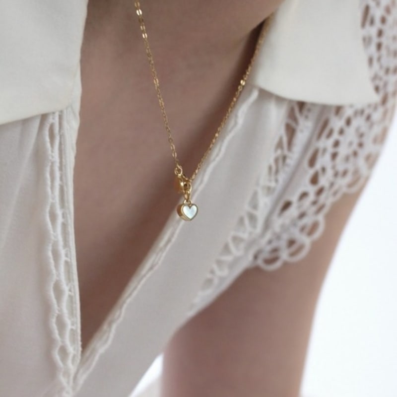 Adev Bella Necklace_mother of Pearl