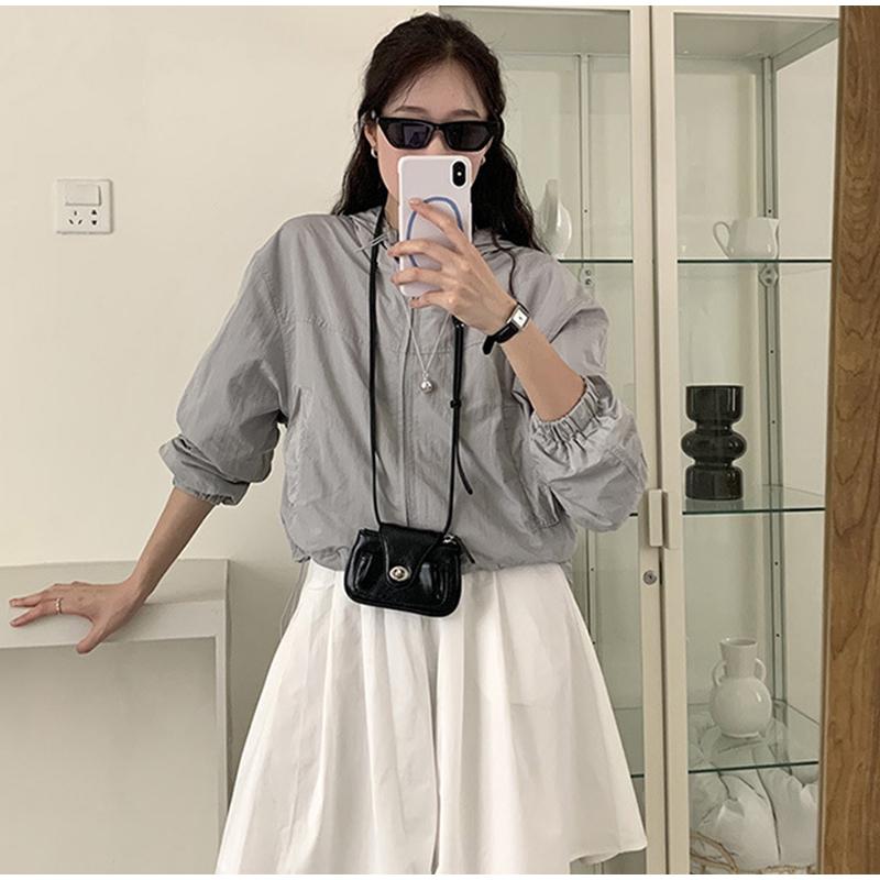 Damen Mini Umhängetaschen Handy Tasche Damen Crossbody Taschen Kleine Silberne Tasche Metallkette Offener Reißverschluss Neu