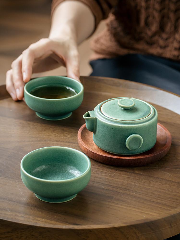 Handmade Kung Fu Tea Set Old Style Coarse Pottery Teapot with 2 Cups