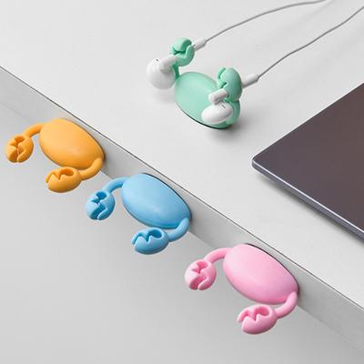 Leuke krab kabelhouder/clip voor datakabels, kabelhouder voor het opladen van mobiele telefoons, zelfklevende kabelorganizer voor op het bureau.
