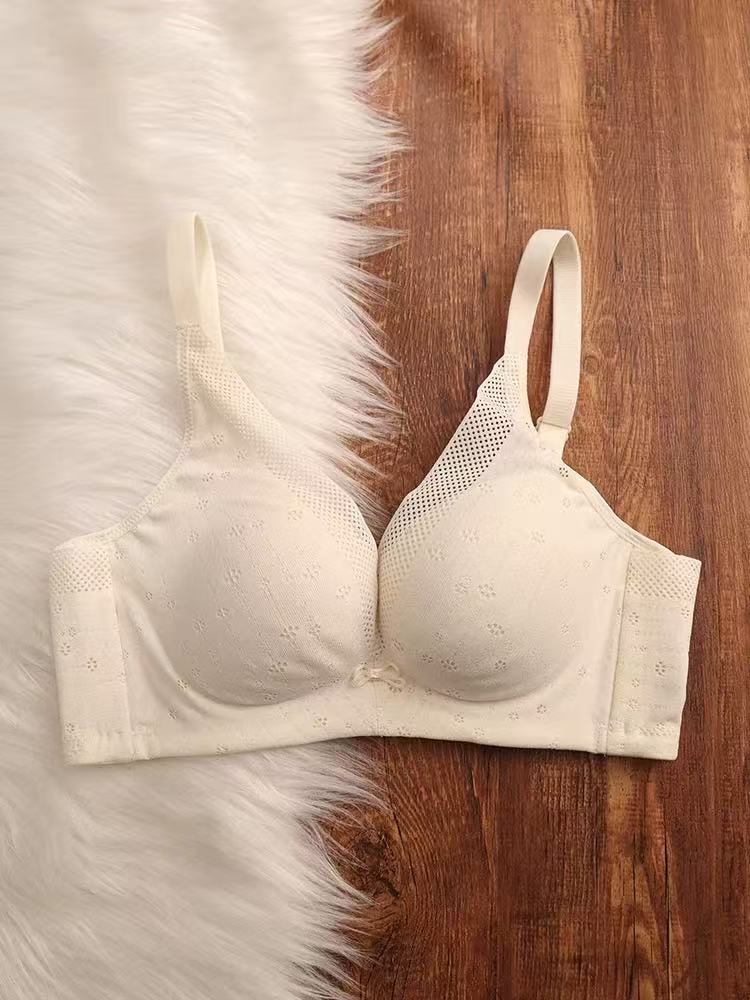 Soft and skin-friendly, gather, lift and close the secondary breasts, anti-sagging, large breasts, small and comfortable, thin, no steel ring bra.