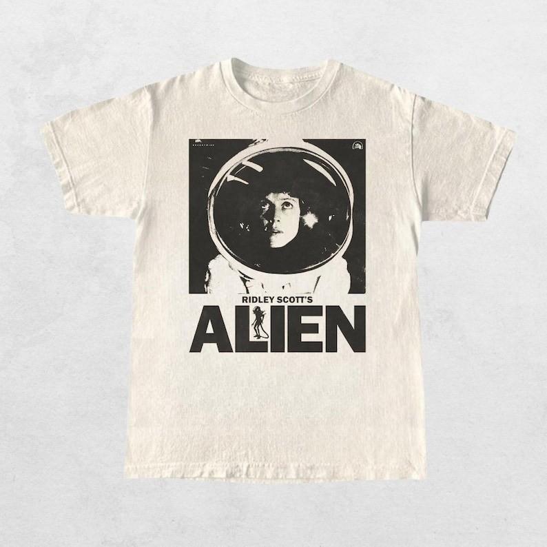 

Retro Vintage Alien Movie 1979 Graphic Unisex Tee S5XL Unisex T-Shirt S