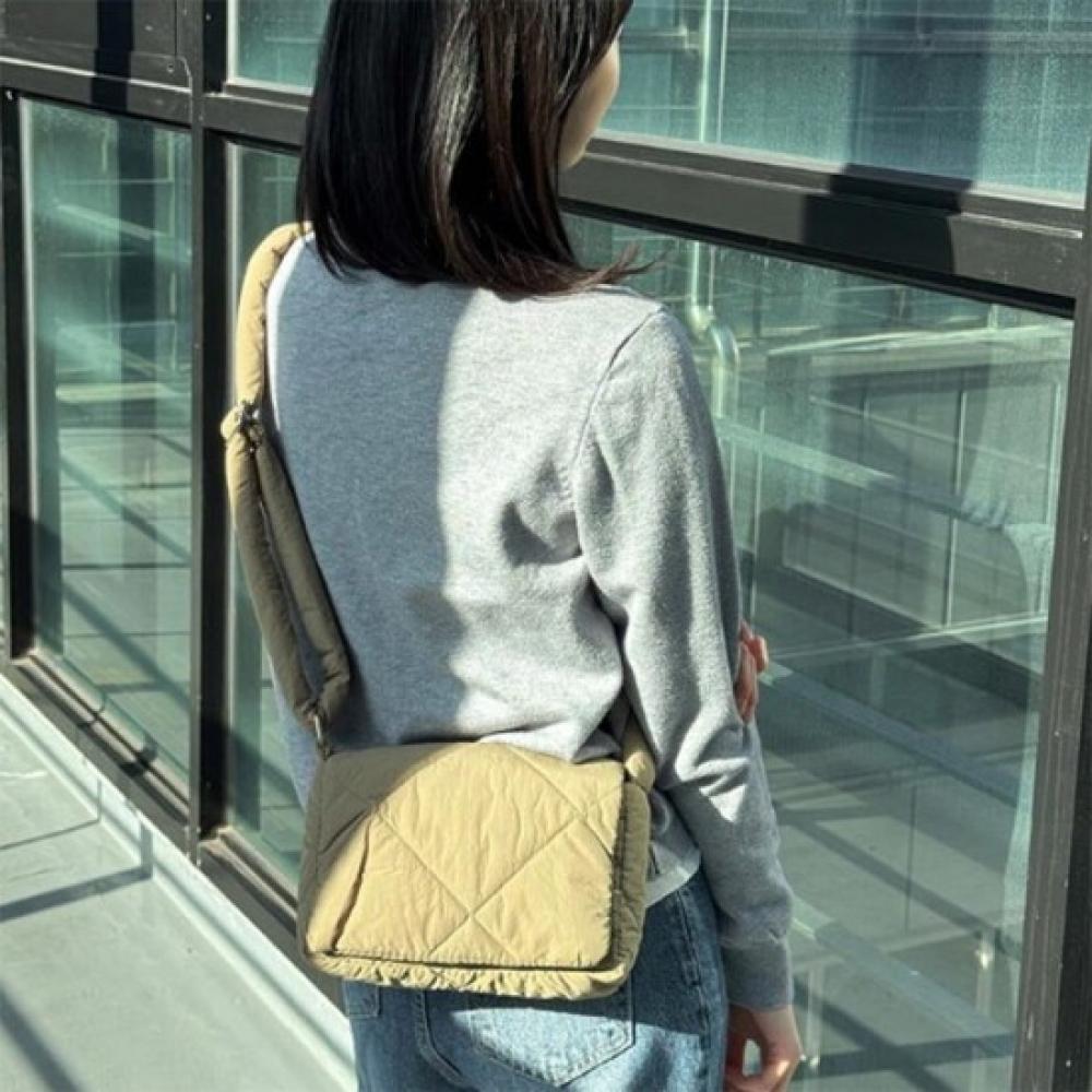 New ArrivalS Open Run Women S Padding croSS Bag Mocha Color