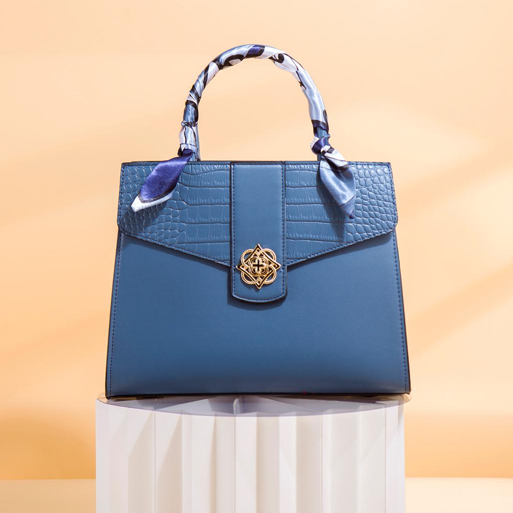 Mother's bag for wedding 2024, new model, elegant and classy, genuine leather red handbag for middle-aged women, mother-in-law's wedding handbag