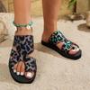 Neue, stilvolle, große, flache Damensandalen, neue modische, lässige, flache Damenpantoffeln.