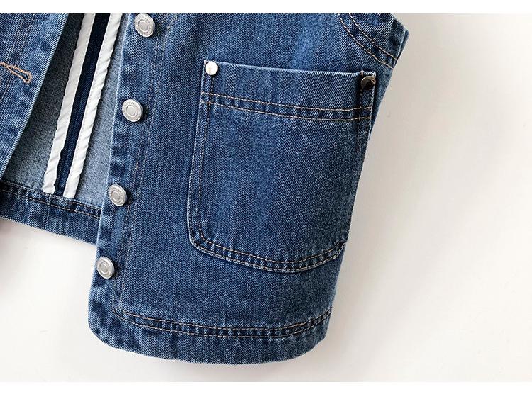 Hong Kong Style Retro Denim Vest: Women's Slim-Fit Collarless Waistcoat with Shoulder Pads for Spring and Autumn 2025.
