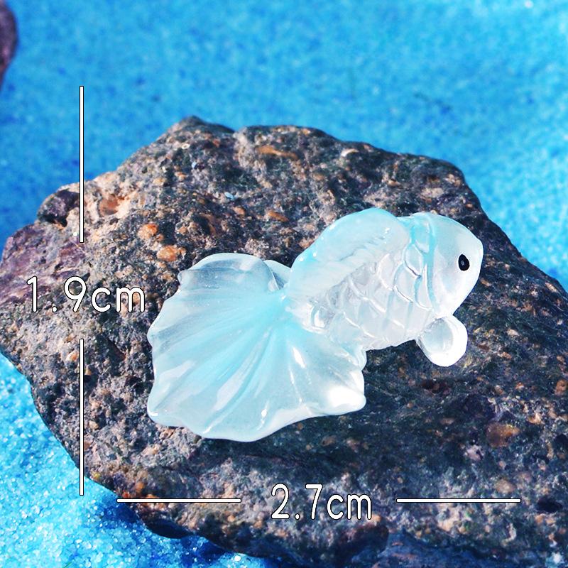 

Мини и милая маленькая золотая рыбка из прозрачной смолы, декоративный аксессуар для аквариумов Luminous transparency