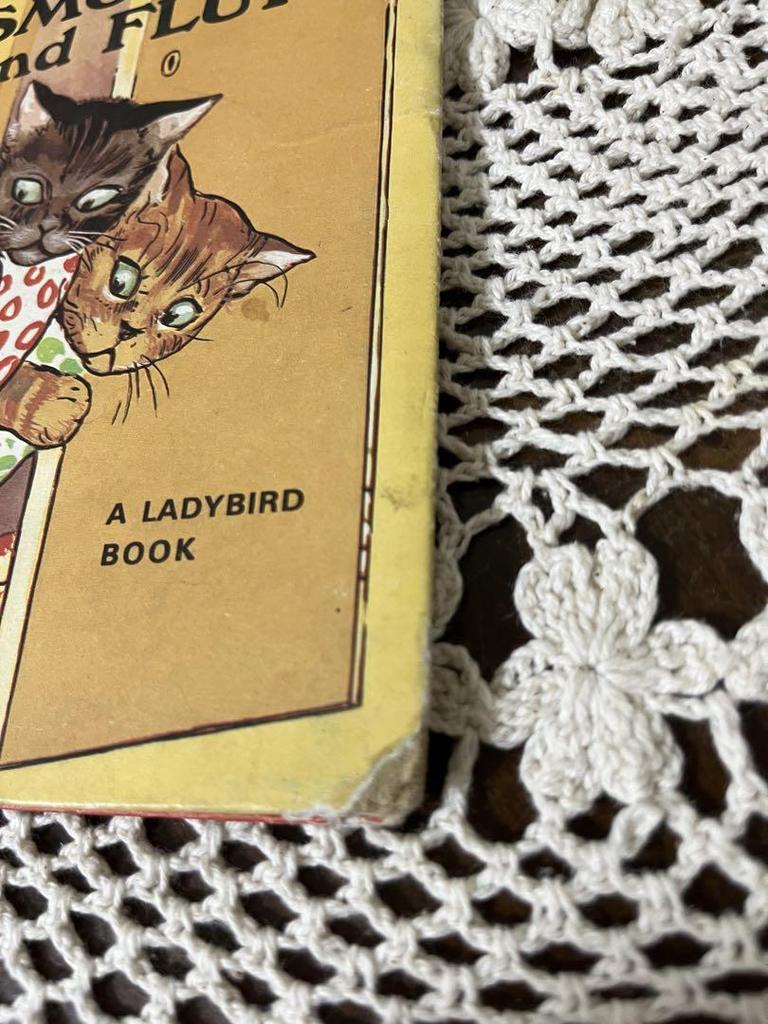 [USED] British Picture Book SMOKE and FLUFF