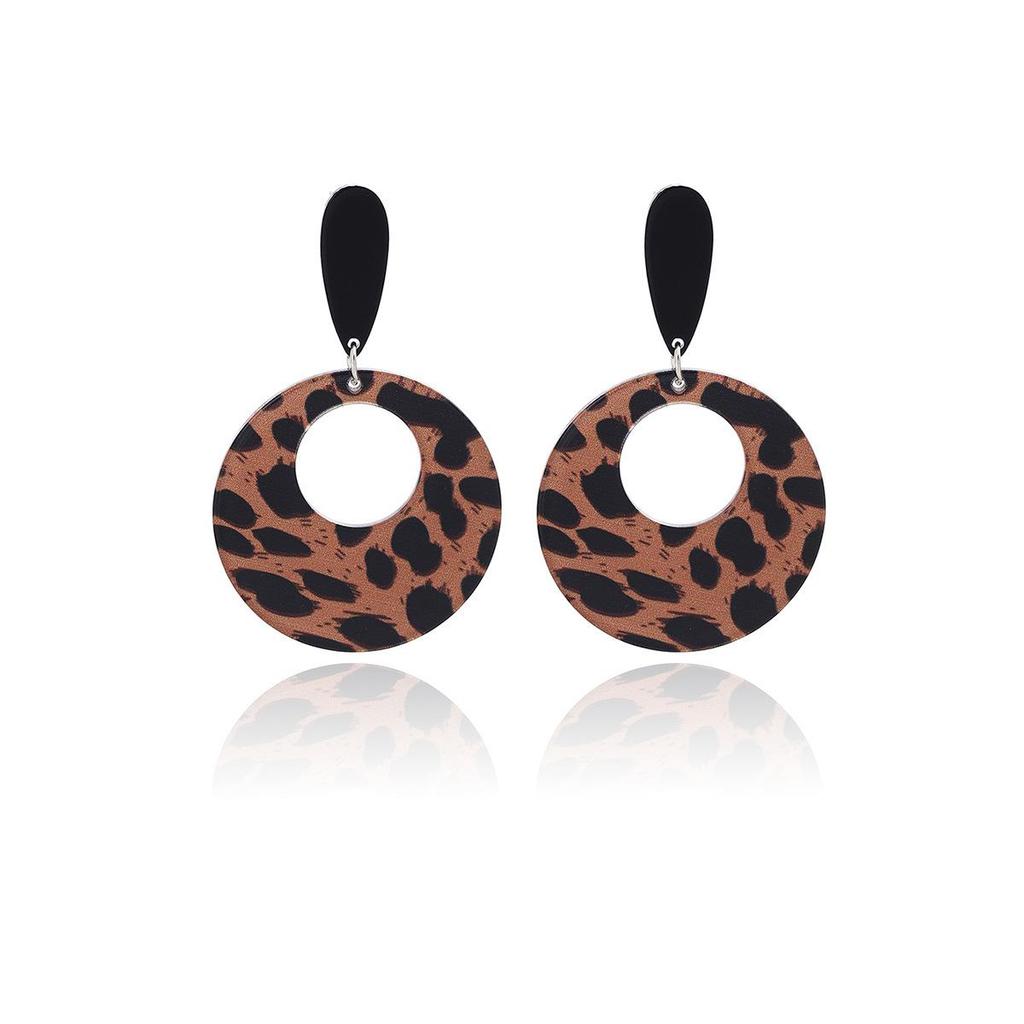 European-American Leopard Print Acrylic Dangle Earrings: Hong Kong Style, Face-Slimming, Chic Autumn-Winter Accessory for Women