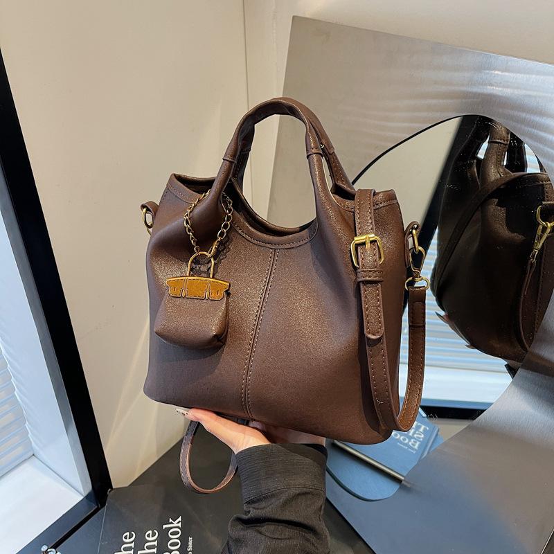High-texture Light Luxury Portable Tote Bag Women's 2025 New Large-capacity Fashionable Retro Shoulder Crossbody Mother and Child Bag