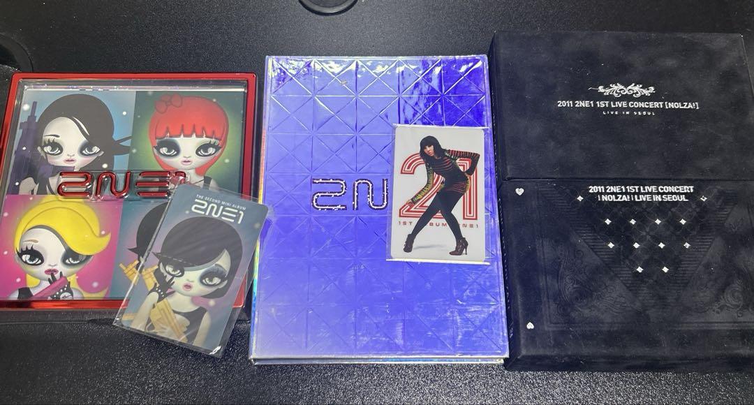 

[USED] 2NE1 Album 3-DVD set