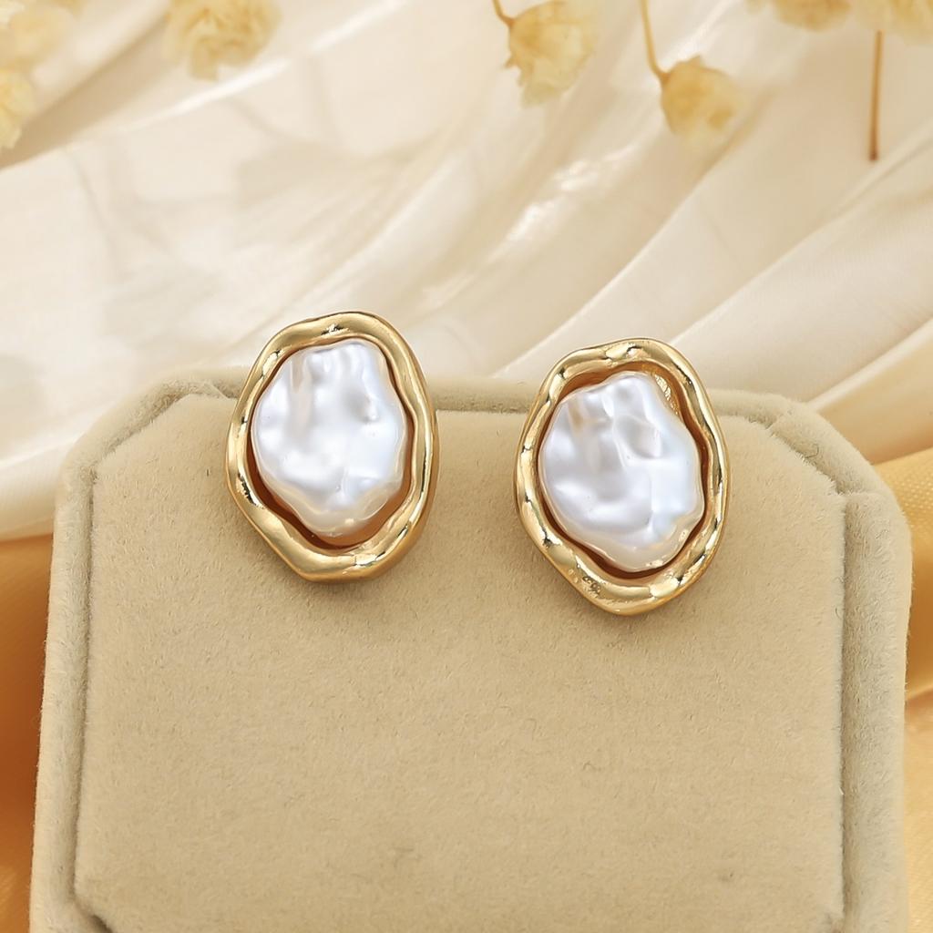 Trendy spesialformet perlesett, retro luksus temperament halskjede, øredobber, ringsett.