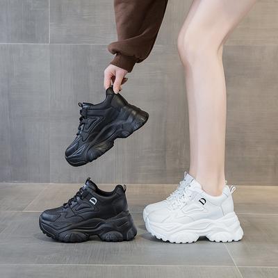 Încălțăminte pentru femei – Adidaşi
