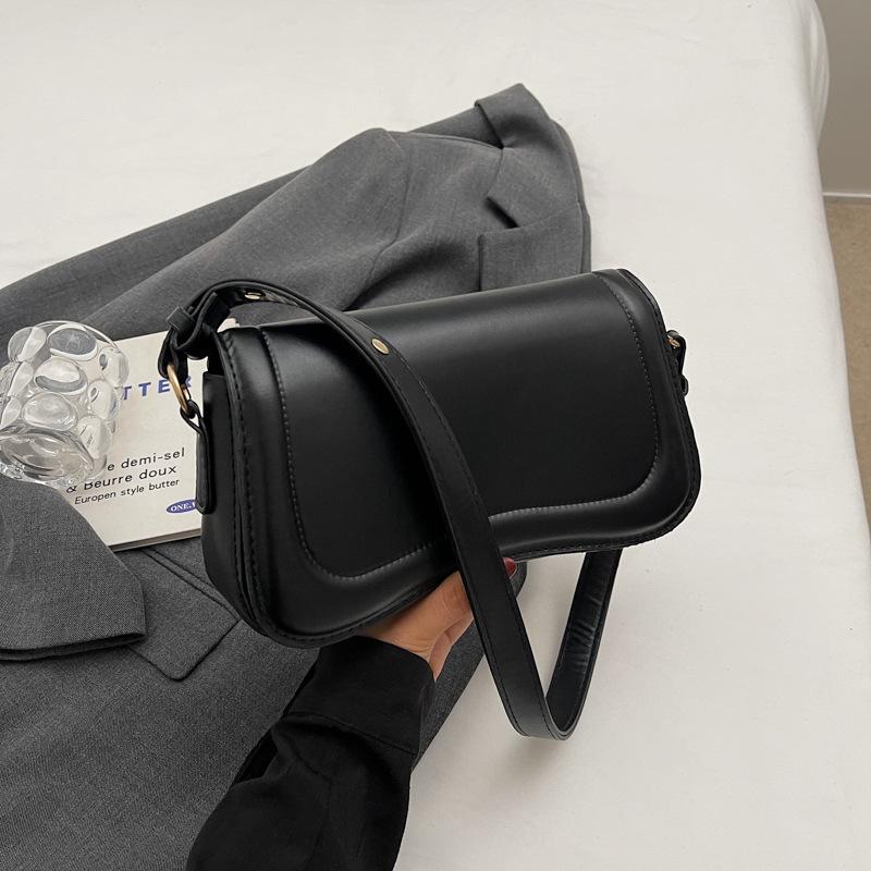 

Текстурированная нишевая сумка через плечо, красивая модная женская сумка 2024 года, осень, новая модная маленькая квадратная сумка через плечо подмышкой чёрный