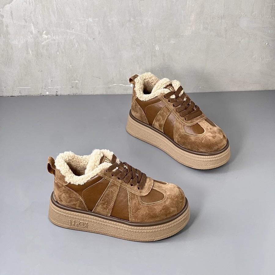 Thick-soled Fleece Board Shoes 2025 Autumn and Winter Women's Shoes New Retro Sports and Leisure Shoes Fleece Shoes Women's Training Shoes