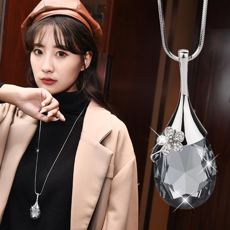 2021 Fashion Alluring City Water Drop Love Crystal Temperament Pendant Versatile Accessories Sweater Chain Long Necklace Women