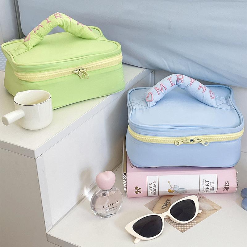 Ins Style Einfache Bonbonfarbe Kosmetiktasche Große Kapazität Handtasche Tragbar Reise Kulturbeutel Aufbewahrungstaschen Niedliche Make-up-Taschen