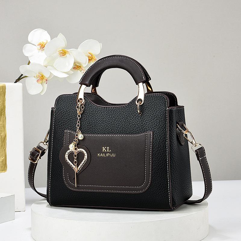 New Women's Versatile Handbag Summer Large Tote Bag Fashion Exquisite Pendant Women's Bag  New Single Shoulder Crossbody Bag